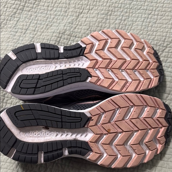Saucony Women's Gray and Pink Athletic Shoes - Picture 5 of 9